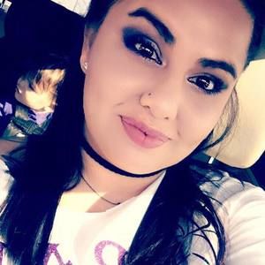 Meet your Posher, Zoe